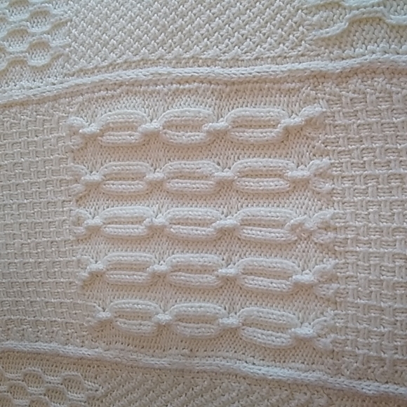 HAND Knit Ivory Blanket - Picture 4 of 6